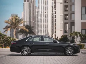 2025 مرسيدس-بنز الفئة - E E200