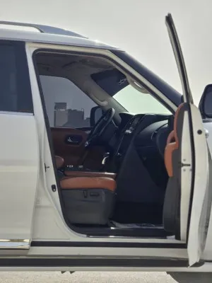 2021 Nissan Patrol LE Platinum city
