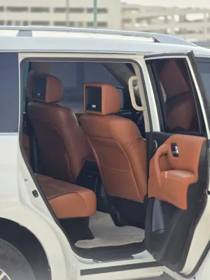 2021 Nissan Patrol LE Platinum city