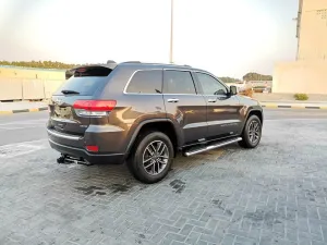 2019 جييب جراند شيروكي Laredo X