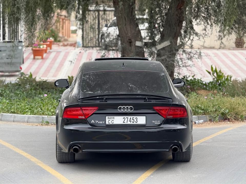 2011 اودي آي ٧ Prestige