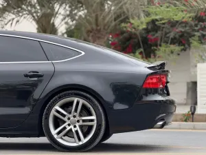 2011 اودي آي ٧ Prestige