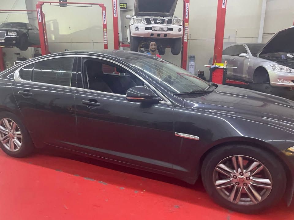 2014 جاكوار اكس اف Prestige