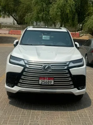 2025 لكزس ال اكس ٦٠٠ Signature