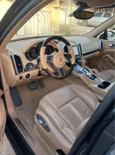 2016 بورش كاين V6