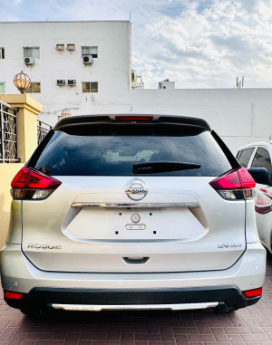 2020 نيسان روج SV
