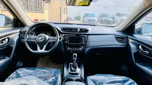 2020 نيسان روج SV