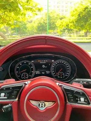 2017 بنتلي بنتايجا W12