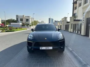 2017 بورش ماكان EV