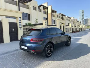 2017 بورش ماكان EV
