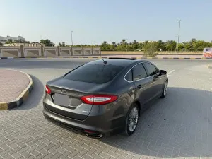2016 فورد فيجن S
