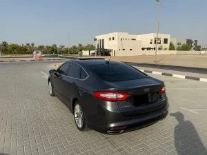 2016 فورد فيجن S