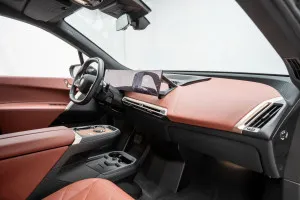 2023 بي أم دابليو اي اكس ام ٦٠