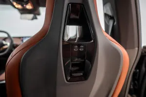 2023 بي أم دابليو اي اكس ام ٦٠