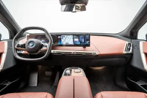 2023 بي أم دابليو اي اكس ام ٦٠