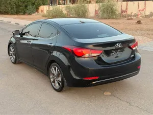 2014 هيونداي النترا SE