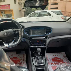 2016 هيونداي ايونك SE