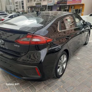2016 هيونداي ايونك SE