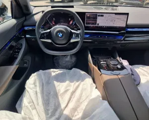 2026 BMW 5-Series 520i
