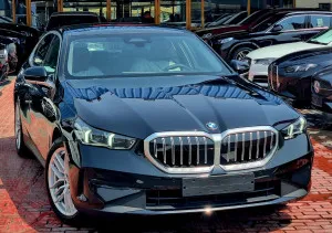 2026 BMW 5-Series 520i