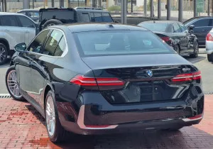 2026 BMW 5-Series 520i