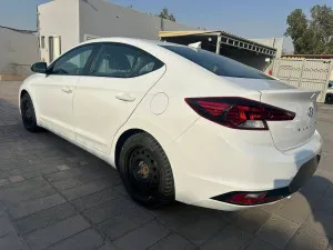 2020 هيونداي النترا SE