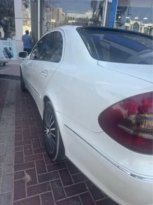 2009 Mercedes-Benz E-Class E200