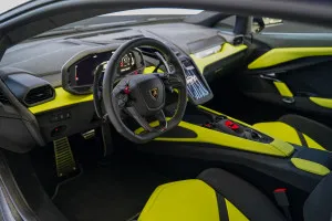 2025 لامبورجيني ريفويلتو
