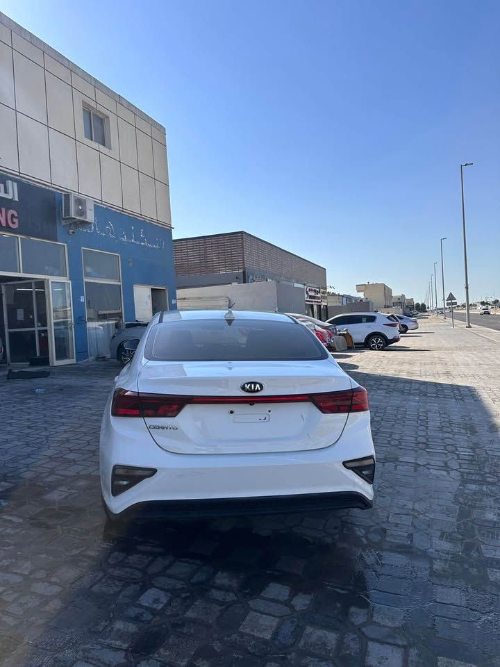 2021 كيا سيراتو EX hatchback