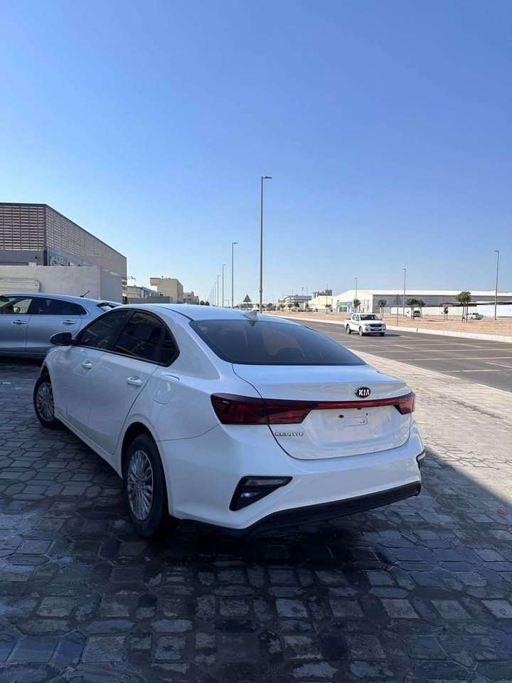 2021 كيا سيراتو EX hatchback