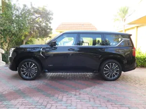 2025 Nissan Patrol LE Platinum city