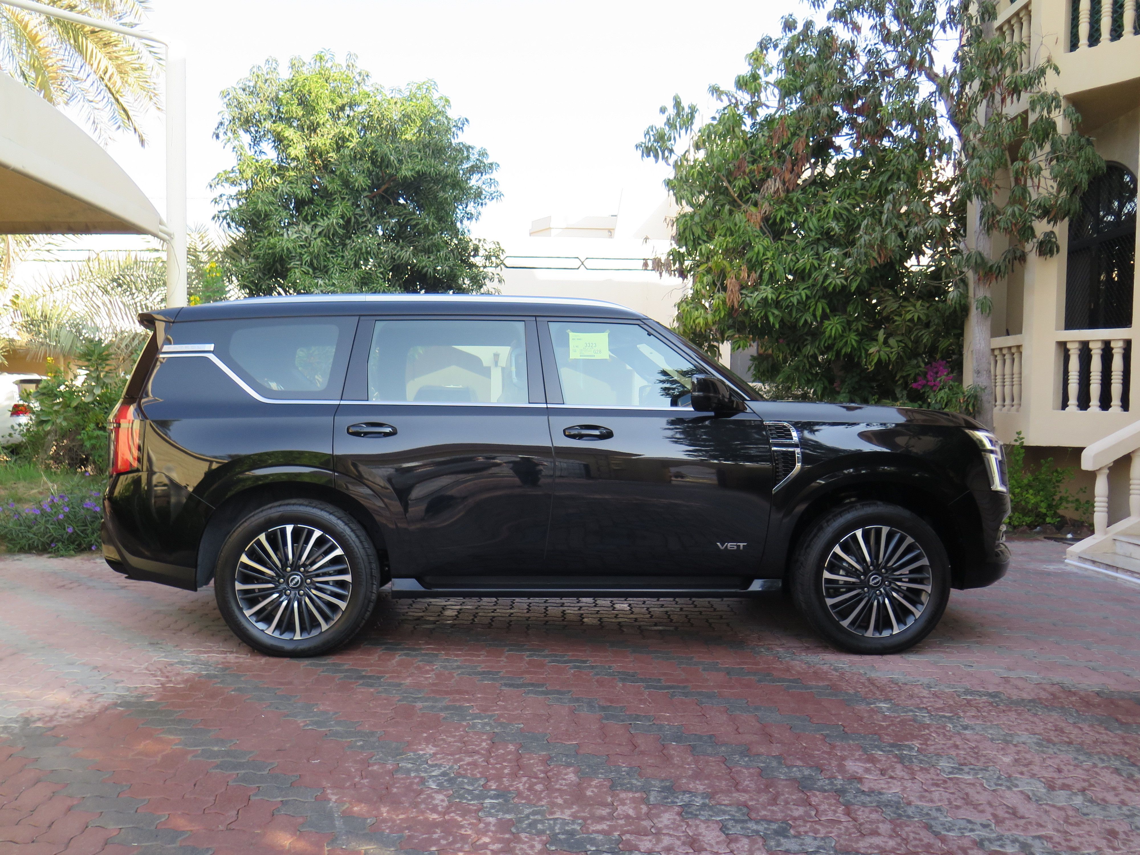 2025 Nissan Patrol LE Platinum city