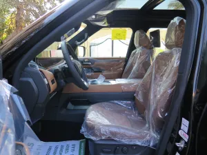 2025 Nissan Patrol LE Platinum city