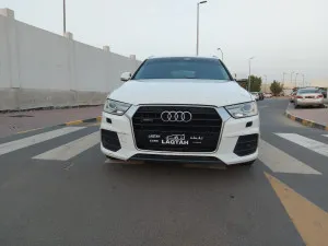 أودى Q3 موديل 2016 فتحة جلد بصمة داخلية وخارجية مثبت سرعة  تحكم رنجات حساسات بحالة ممتازة