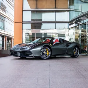 2018 فيراري 488 Spider