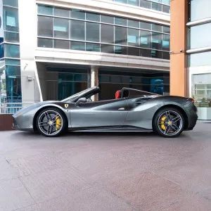 2018 فيراري 488 Spider