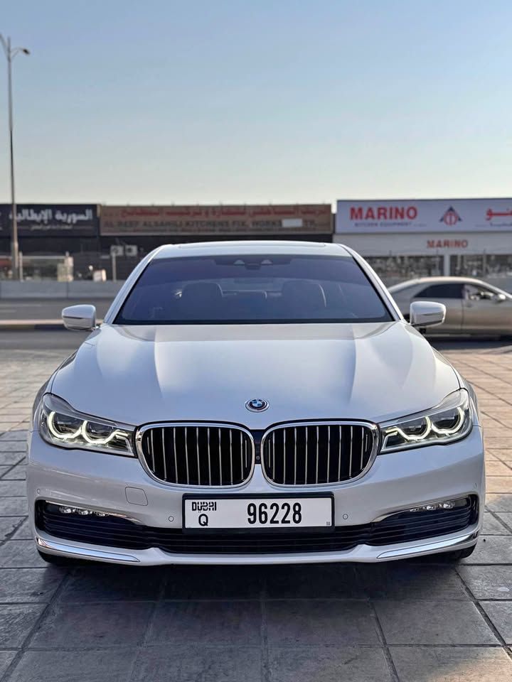 2016 بي أم دابليو الفئة - 7 730i