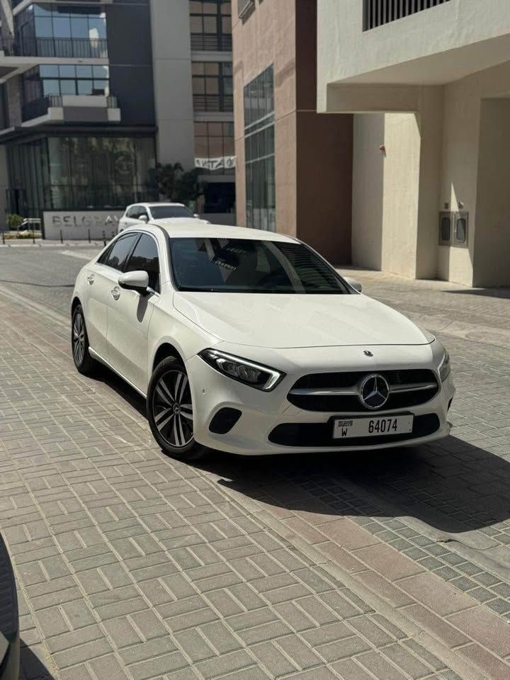 2021 مرسيدس-بنز الفئة - A A220 Sedan