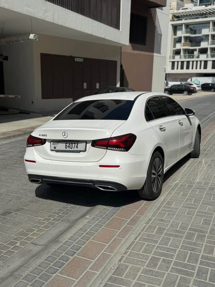 2021 مرسيدس-بنز الفئة - A A220 Sedan