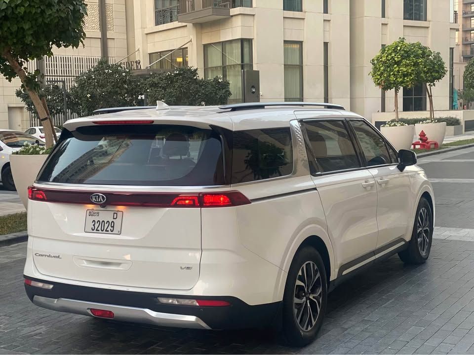 2021 كيا كارنفال LX