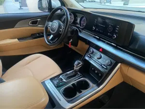 2021 كيا كارنفال LX