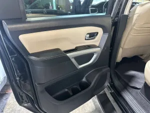 2016 نيسان تيتان Platinum Reserve