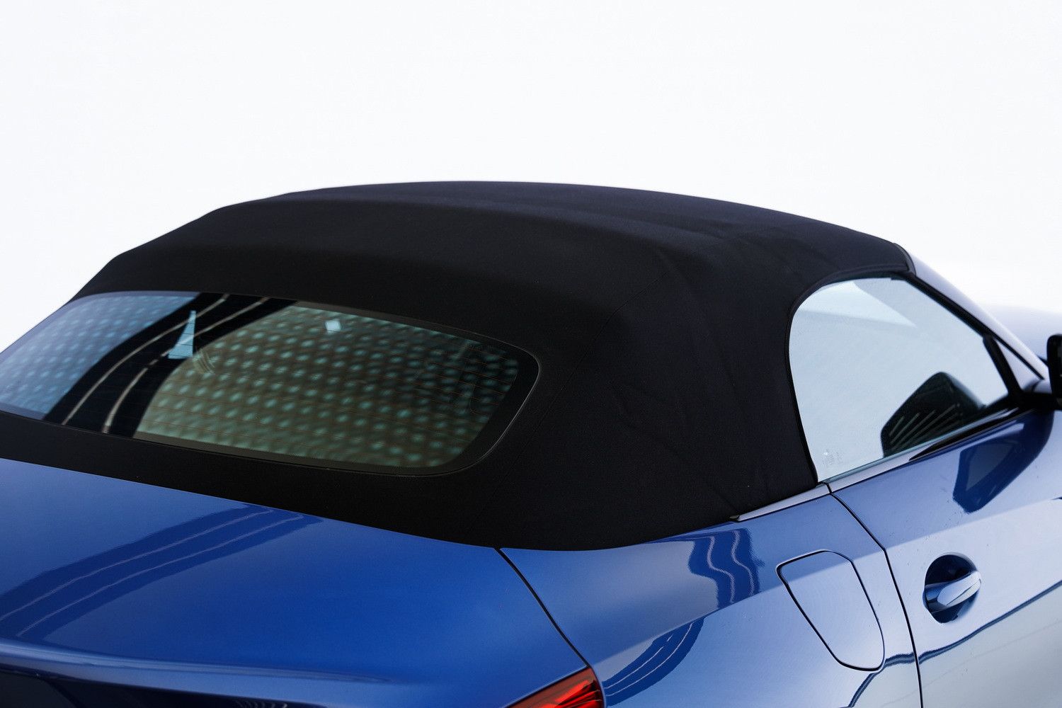 2023 بي أم دابليو زد 4 sDrive 28i
