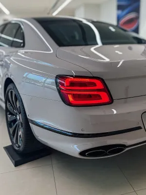 2022 Bentley Continental Flying Spur Hybrid Mulliner