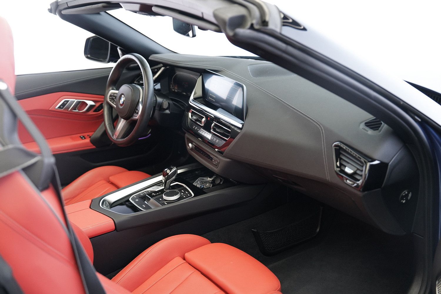 2023 بي أم دابليو زد 4 sDrive 28i