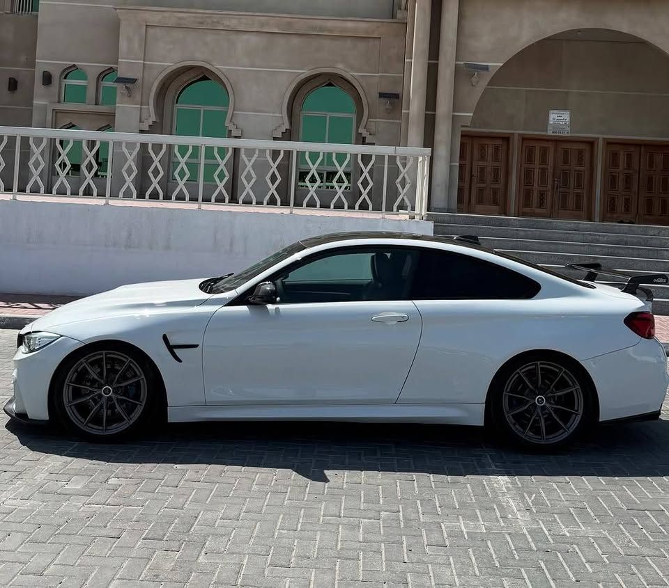 2018 بي أم دابليو ام ٤ Standard