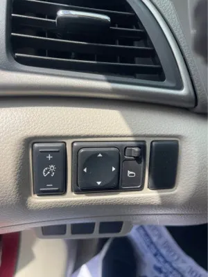 2014 Nissan Tiida SE