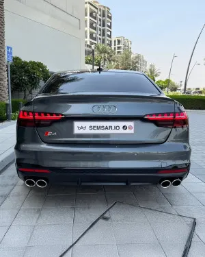 2023 اودي اس ٤ Premium Plus