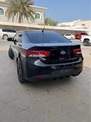 2010 كيا سيراتو EX hatchback