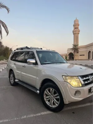 2012 ميتسوبيشي باجيرو GLS